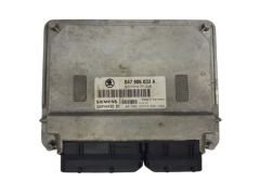 Контролер на двигателя Skoda 047906033A 5WP44193 Siemens