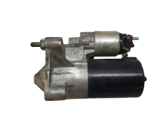 Стартер 8200724810 0001106024 Bosch Renault