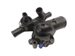 Корпус на термостат Renault 8200907243 2.0 DCI