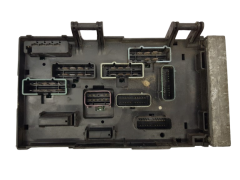 Кутия с предпазители Chrysler 04869001AJ 04869204AM 19750