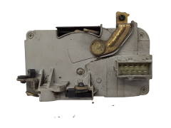 Заключване на врати Вдясно Преден край 9136J1 Peugeot 306 Kiekert 10695