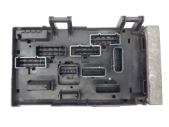 Кутия с предпазители Chrysler 04869001AJ 04869204AM 19614