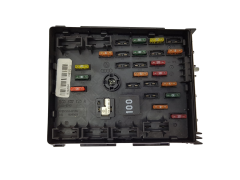 Кутия с предпазители 3C0937125A 6359-5743 VW SEAT Audi 19851