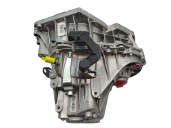 Скоростна кутия Нов оригинал TL8017 TL8B017 320108935R Dacia Duster 1.6