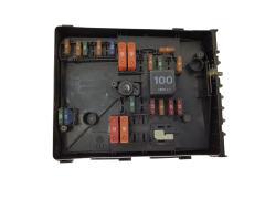 Кутия с предпазители VW Audi 1K0937125 0-1718307-1