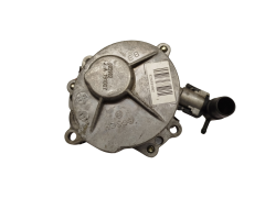 Вакуумна помпа 8200683982 2.0 DCI Renault Nissan Bosch