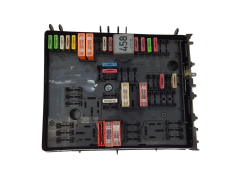 Кутия с предпазители VW Audi 1K0937124H 0-1534502-1 19680