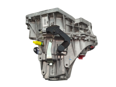 Скоростна кутия Нов оригинал TL8008 320101742R Dacia Duster 2