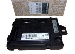 Шофьор UCH Нов оригинал 284B16739R Renault