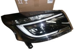 Фарове Вдясно Нов оригинал 260103799R Renault Trafic 3