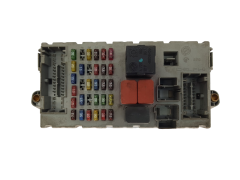 Кутия с предпазители Fiat Punto 2 46774357 46774360 Delphi
