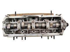 Глава на двигателя VWAG 06A103373N 2.0 8V AZM