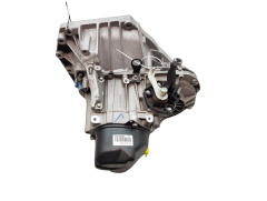 Скоростна кутия Нов оригинал 320106562R JR5050 JR5068 Dacia Dokker Duster 1.6