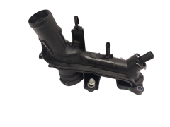 Корпус на термостат 110602394R 2.0 dCi Renault Trafic 3 Vivaro 2 B NV300