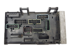 Кутия с предпазители Chrysler 04869001AJ 04869204AM 19751