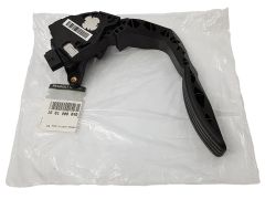 Потенциометър на педала Оригинал Renault Megane III SM3 Fluence 180100009R