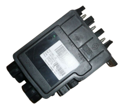 Кутия с предпазители Оригинал Renault Laguna III 243800002R
