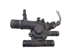 Корпус на термостат 8200074346 1.9 dCi Renault