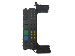 Кутия с предпазители Mercedes A1695450001 550000570 Leoni 24729