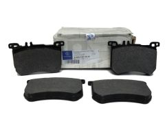 Спирачни накладки Преден край Нов оригинал Mercedes-Benz A0084203520