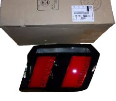 Лампи Вдясно Задна част Оригинал 9810477780 Peugeot 3008