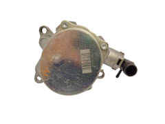 Вакуумна помпа 2.0 DCI Renault Opel Nissan 8200881338 146502570R