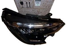 Фарове Вдясно Нов оригинал 260100902R Renault Clio 5