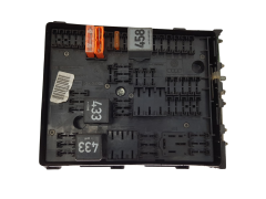 Кутия с предпазители 1K0937124K 0-1418986-1 VW Audi Skoda Seat 20755