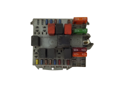 Кутия с предпазители Fiat 46558759 18827