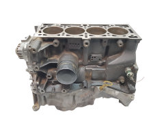 Блок на двигателя 1.4 16v K4JB713 k4J713 Renault Clio 2 7701472318
