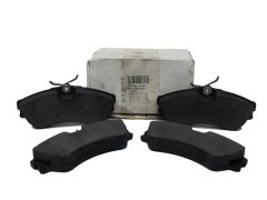 Спирачни накладки Преден край Нов оригинал Volkswagen T4 701698151C