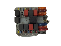 Кутия с предпазители Fiat 46558760 19499