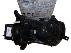 Фарове Вдясно Оригинал 260100437R Dacia