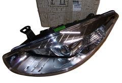 Фарове Ляво Нов оригинал 260608653R Renault Fluence