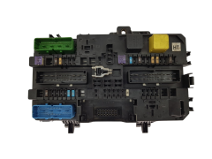 Кутия с предпазители 13222173 5DK008669-33 Opel GM Hella 20608
