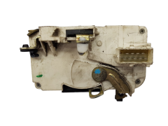 Заключване на врати Ляво Преден край 9135H3 Peugeot 306 Kiekert 10676