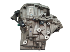 Скоростна кутия Нов оригинал ND4001 8200907117 Renault Megane 3 1.9 DCI
