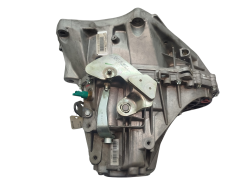 Скоростна кутия Нов оригинал TL4110 TL4A110 7701700546 Nissan Tiida 1.8 16V