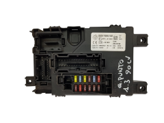 Кутия с предпазители Fiat 00517986150 28122166 97RI-010040 Delphi 19829