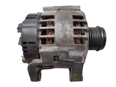 Алтернатор Renault Volvo 7700430182 2542270B 120A Valeo