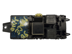 Кутия с предпазители Mitsubishi MR31828