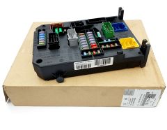 Кутия с предпазители Оригинал Citroen Peugeot C4 Picasso 1611428080