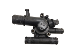 Корпус на термостат 8200112034 1.9 DCI Renault