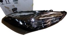 Фарове Xenon Ляво Нов оригинал 260607771R Renault Megane 3