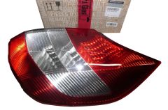 Лампи Права Нов оригинал 8200493375 Renault