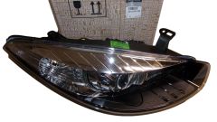Фарове Вдясно Нов оригинал 260107517R Renault Fluence