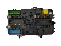 Кутия с предпазители Opel 13180774 5DK008669-61 GM Hella